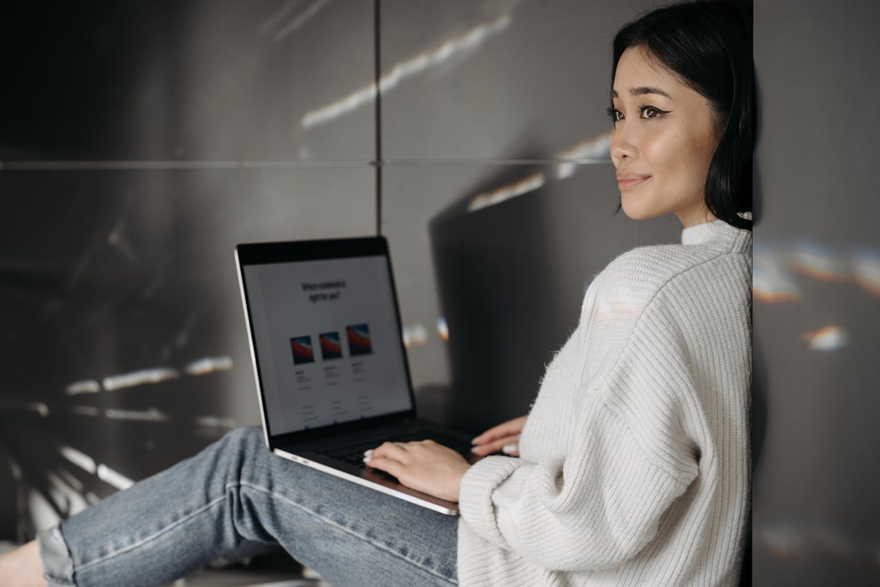 Shopify and Magento ecommerce platforms compared side by side